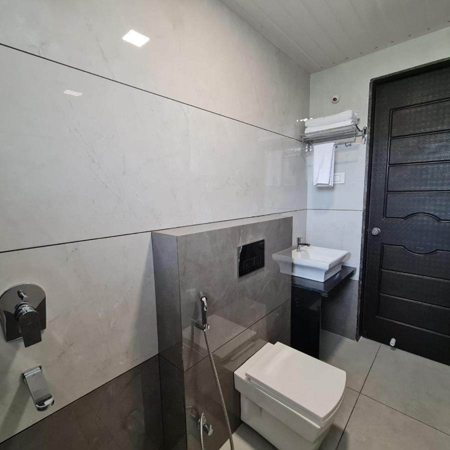 Hotel Grand Indu, 3 Star Kolhápur Kültér fotó