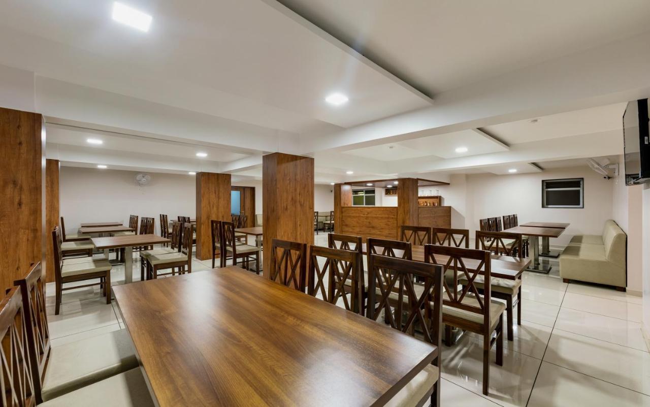 Hotel Grand Indu, 3 Star Kolhápur Kültér fotó